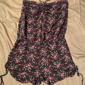 FLORAL ROMPER around neck MED
